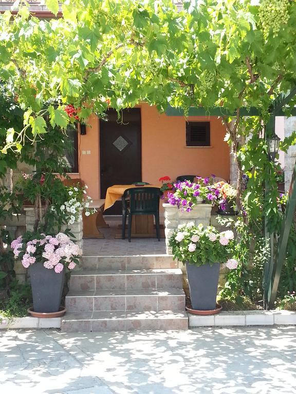 Apartments Santa Barbara Biograd Na Moru Exterior foto