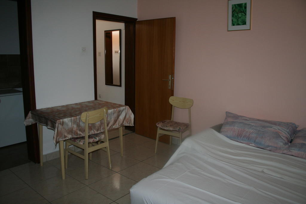 Apartments Santa Barbara Biograd Na Moru Habitación foto