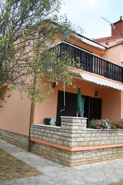 Apartments Santa Barbara Biograd Na Moru Habitación foto