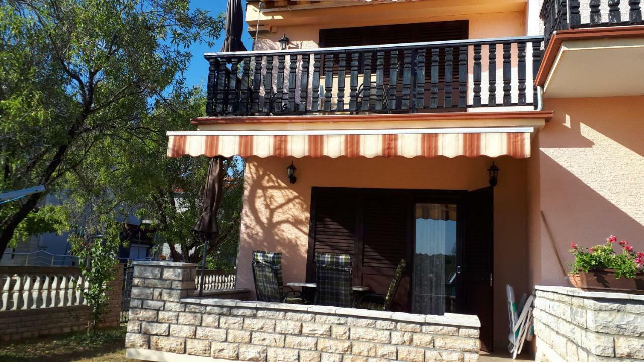 Apartments Santa Barbara Biograd Na Moru Exterior foto